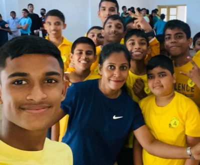 Siódmoklasiści piszą listy do uczniów na Sri Lance