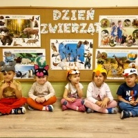 dzieci przedszkolne podczas zabawy (2)