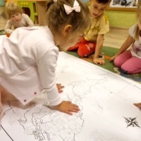 dzieci przedszkolne podczas zabawy (3)