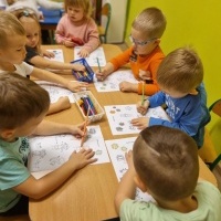 WIRUSOOCHRONA - projekt realizowany w przedszkolu. Przedszkolaki  podczas zajeć i zabaw (5)