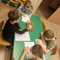 WIRUSOOCHRONA - projekt realizowany w przedszkolu. Przedszkolaki  podczas zajeć i zabaw (1)
