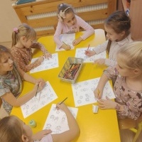 WIRUSOOCHRONA - projekt realizowany w przedszkolu. Przedszkolaki  podczas zajeć i zabaw (2)