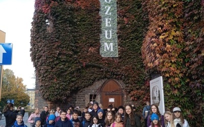 Piątoklasiści w muzeum oraz zamku w Raciborzu (1)