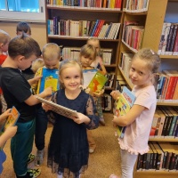 TROPICIELE-ZAPOZNANIE Z ZAWODEM BIBLIOTEKARZA (5)