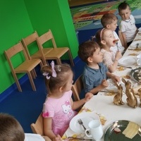 MALI ODKRYWCY  ŚNIADANIE WIELKANOCNE I ZAJĄCZEK (1)