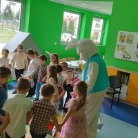 MALI ODKRYWCY  ŚNIADANIE WIELKANOCNE I ZAJĄCZEK (11)