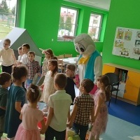 MALI ODKRYWCY  ŚNIADANIE WIELKANOCNE I ZAJĄCZEK (12)