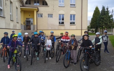 Czwartoklasiści rowerzyści (1)