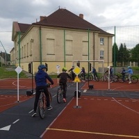 Czwartoklasiści rowerzyści (1)