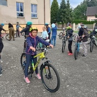 Czwartoklasiści rowerzyści (2)